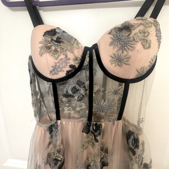 FashionNova Such A Dream Maxi Dress Blush Gray Corset Size Small 2/4 Cocktail - Picture 9 of 13